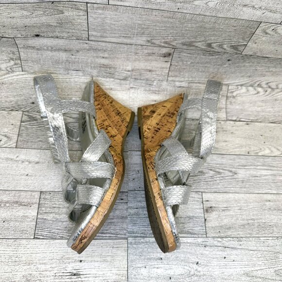 MICHAEL Michael Kors Girls Youth Silver Open Toe Cork Wedged Heel Sandals Size 3 - Picture 8 of 9